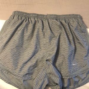 Nike shorts (XL)
